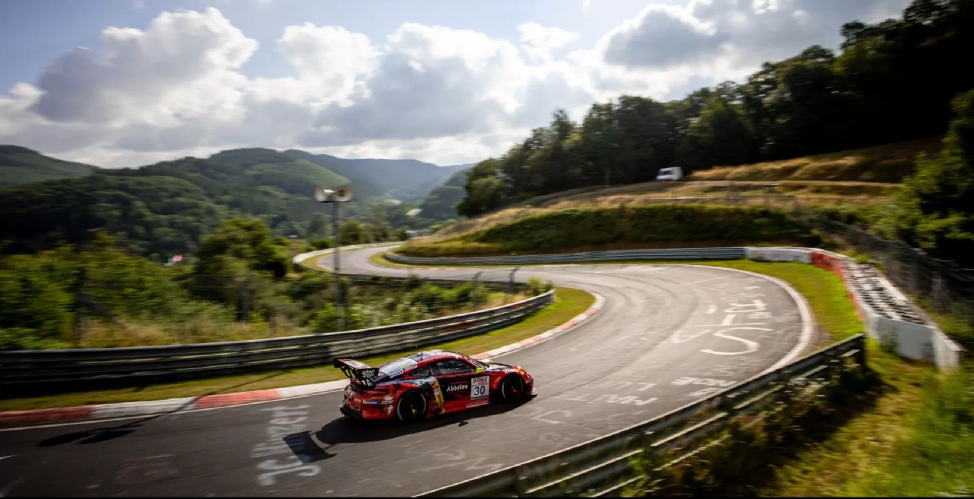 Сильный состав пилотов Porsche 911 GT3 R для гонки на Нюрбургринге